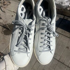P448 Men's Low-Top Sneakers in Light Gray and Off-White